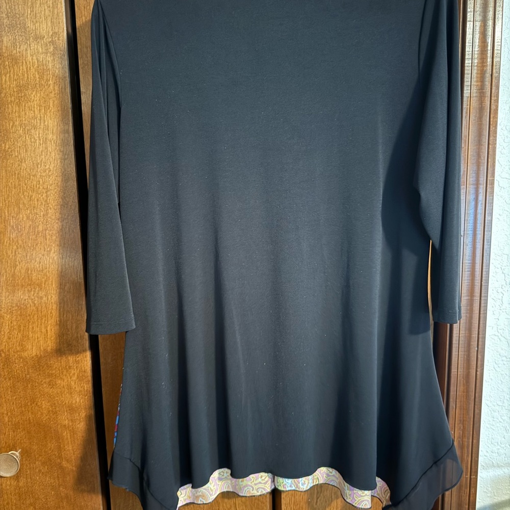 Peter Nygard Black and Red Paisley Tunic - Picture 3 of 3